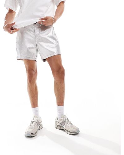 ASOS – shorts aus beschichtetem kunstleder mit metallic-design, kombiteil - Weiß