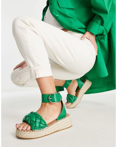 Glamorous Sandalias verdes estilo alpargata con plataforma plana y banda trenzada