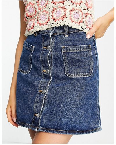 Monki Denim Mini Rok Met Knoopsluiting En Zakken Aan - Blauw