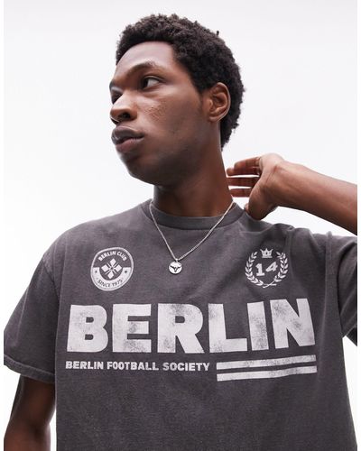 TOPMAN T-shirt oversize nero slavato con stampa "berlin" - Metallizzato