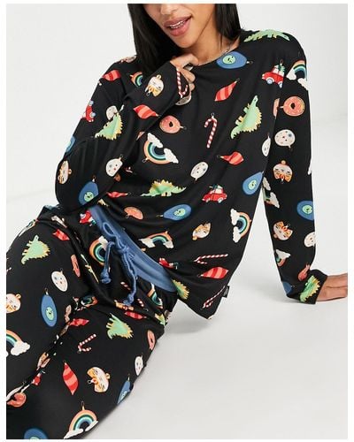 Chelsea Peers Kerstmis - Lange Pyjamaset Met Kerstballen - Zwart