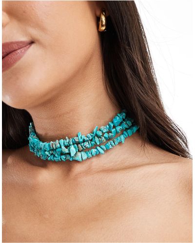 ASOS – choker-halskette mit dreireihigem perlendesign im türkisfarbenen halbedelstein-stil - Blau