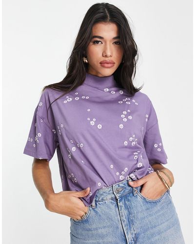 ASOS T-shirt coupe carrée à col montant avec pâquerettes brodées - lilas - Violet