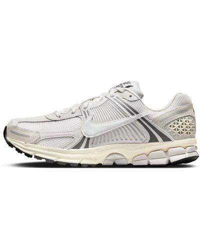 Nike Zoom - vomero 5 se - sneakers bianche e argento - Bianco
