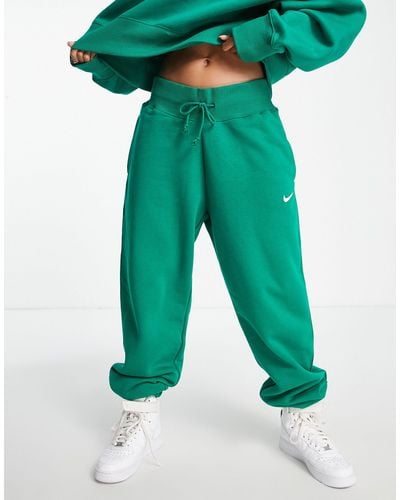 Nike Oversized joggingbroek Met Hoge Taille En Mini Swoosh - Groen