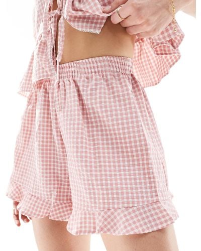 Miss Selfridge – shorts mit rüschen und vichy-karomuster, kombiteil - Pink
