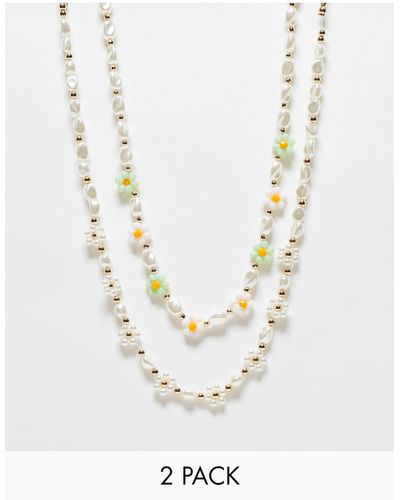 Pieces – 2er-pack perlen-halsketten mit en gänseblümchen-perlen - Weiß