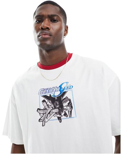 Levi's X gundam collab - t-shirt squadrata bianca con stampa sul petto e bordi a contrasto - Bianco