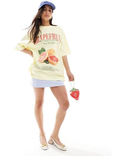 ASOS Boyfriend Fit T-shirt With Grapefruit Graphic - Yellow