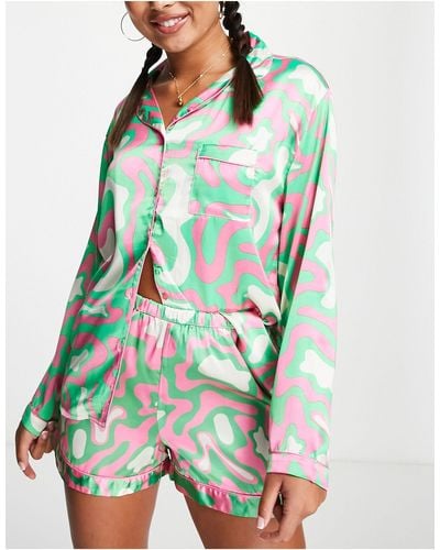 Loungeable Pijama corto verde y rosa abotonado con estampado