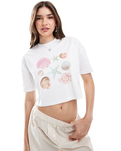 Miss Selfridge Cropped T Shirt With Shell Graphic - White