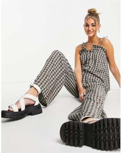 Daisy Street Tuta jumpsuit comoda a quadri grunge allacciata sul davanti con spalline - Multicolore