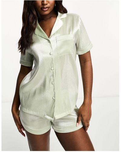 Loungeable – brautjungfern-set aus salbeiem taft mit kurzärmligem hemd mit reverskragen und shorts - Weiß