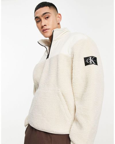 Calvin Klein Sudadera blanco con media cremallera y parche del logo - Neutro