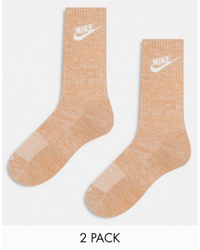 Nike Training - everyday cushioned plus - confezione da 2 paia di calzini imbottiti arancioni - Bianco