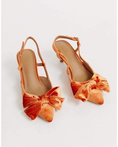 ASOS – Sherry – Schuhe mit Kitten-Absatz und Schleife - Orange