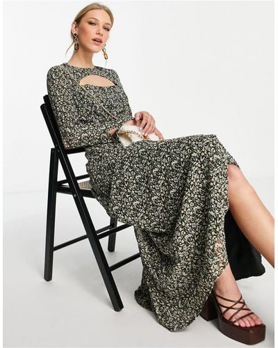 Ghospell Long Sleeve Maxi Dress With Cut Out - Multicolor
