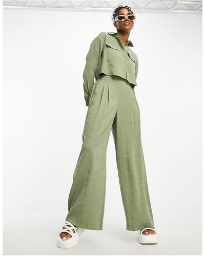 Miss Selfridge Pantalon ample d'ensemble en tissu doux - kaki - Vert
