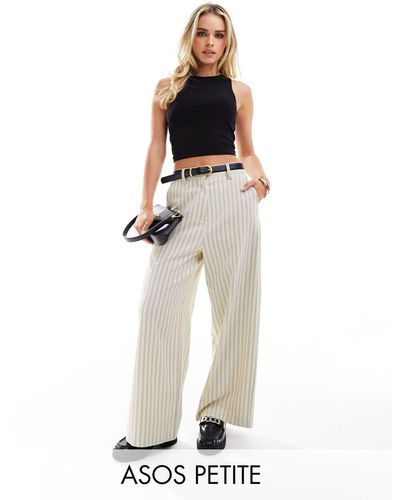 ASOS Petite - pantalon court ajusté à rayures avec ceinture - crème - Blanc