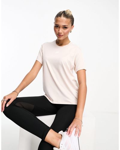 adidas Originals Adidas - training essentials - t-shirt con tre strisce beige - Bianco