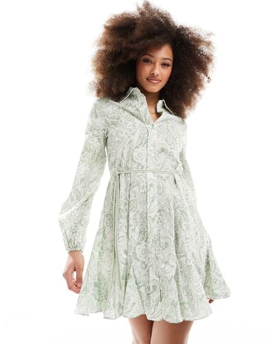 Style Cheat – minikleid mit grünem muster und seilgürtel - Weiß