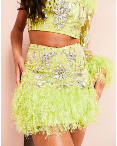 ASOS Minigonna decorata con strass e piume sintetiche sul fondo color lime - Giallo