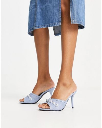 Daisy Street Tammy girl – mit nieten besetzte sandaletten aus hellem denim mit mittelhohem absatz - Blau