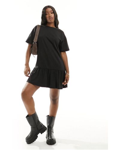 In The Style Mini Peplum Hem T-shirt Dress - Black