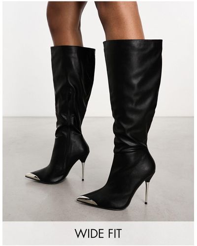 Public Desire – finery – kniehohe stiefel aus em kunstleder mit metalldetail und absatz - Schwarz