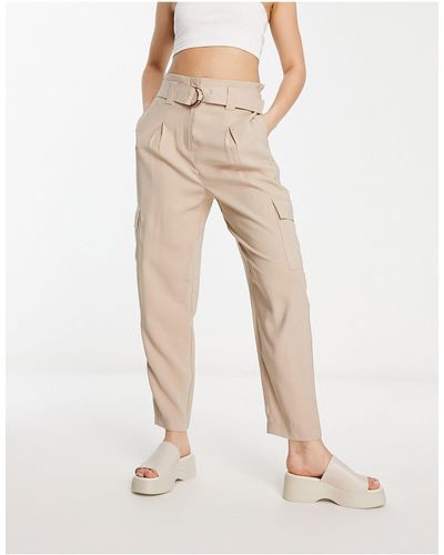 New Look Pantalones cargo color piedra con cinturón - Neutro