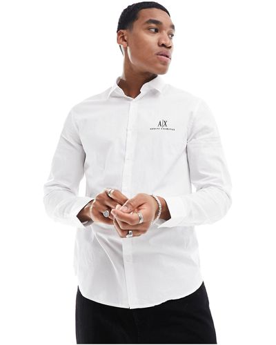 Armani Exchange Camicia vestibilità classica bianca con logo piccolo - Bianco
