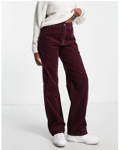 ASOS Pantalones rojo cargo con diseño minimalista