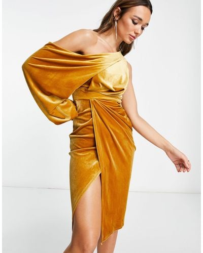 ASOS Robe mi-longue drapée asymétrique en velours - moutarde - Blanc