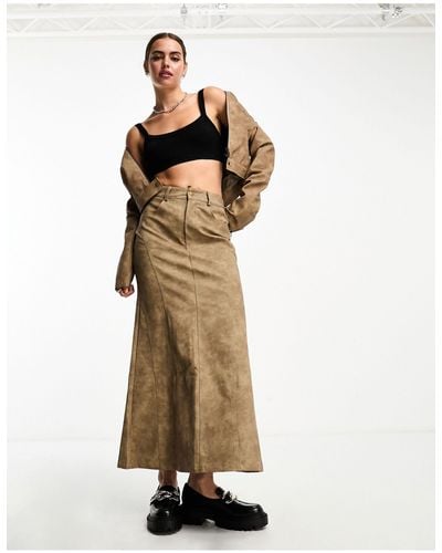 Bailey Rose Falda larga color moca estilo años 90 - Neutro
