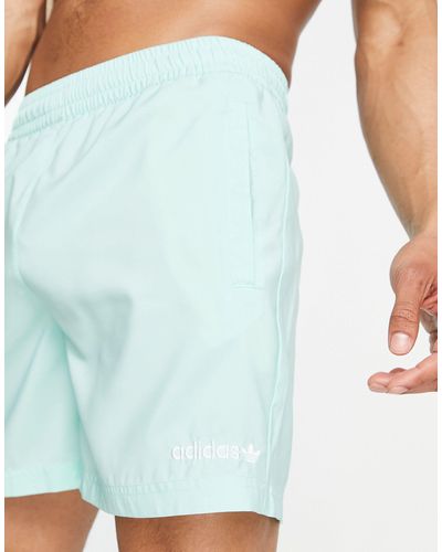 adidas Originals Pantalones cortos verdes sports resort - Azul