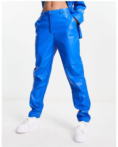 Pieces Pantalon d'ensemble taille haute en imitation cuir - Bleu