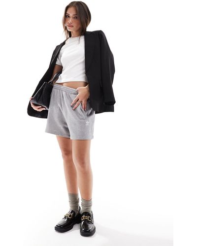 adidas Originals – essentials – shorts aus frottee - Schwarz