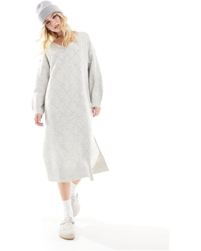 New Look Knitted Pointelle V Neck Midi Dress - White