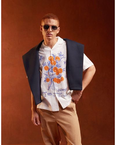 ASOS – locker geschnittenes hemd mit reverskragen und platziertem frucht-print - Braun