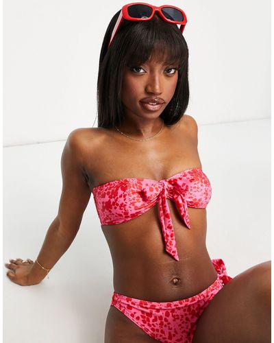 Playful Promises Top bikini a fascia rosa con stampa rossa - Rosso