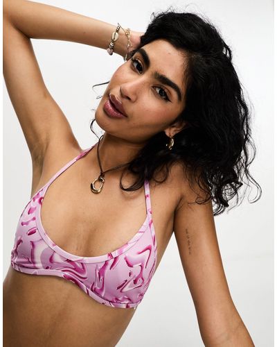 Weekday Jet - top bikini allacciato al collo con stampa ondulata - Rosa