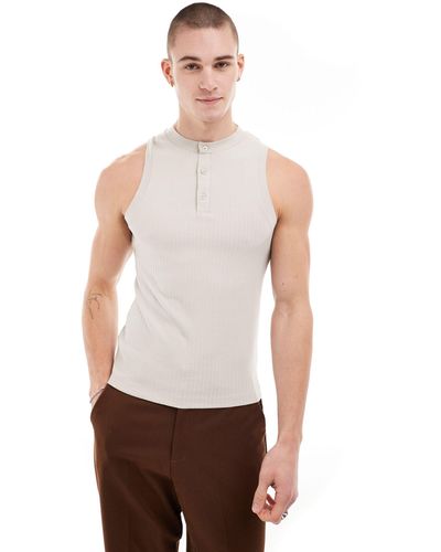 ASOS Camiseta color piedra entallada sin mangas con cuello panadero - Blanco