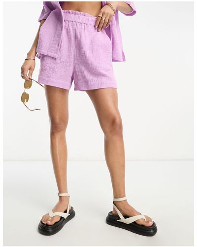 Lindex – strukturierte strand-shorts aus dünnem, weitmaschigem baumwollstoff - Pink