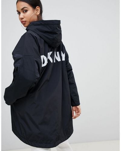 DKNY – Kapuzenjacke zum Wenden mit Logo - Schwarz