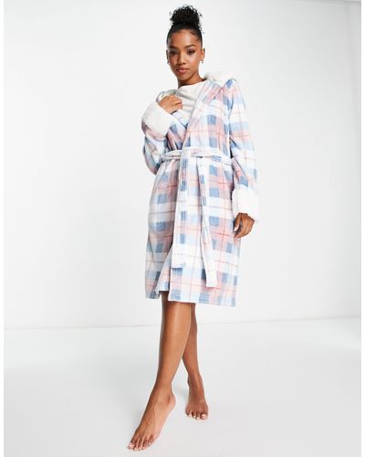 Loungeable Robe With Sherpa Lining - White