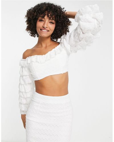 In The Style X Yasmin Devonport Exclusive Lace Frill Sleeve Detail Crop Top Co-ord - White