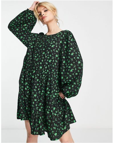 EDITED Vestido corto verde amplio con mangas globo y estampado floral