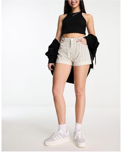 Bershka Short en jean à taille haute et rayures - écru - Blanc