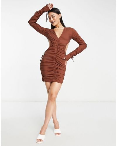 SIMMI Simmi - robe froncée courte à manches longues avec découpe - chocolat - Marron