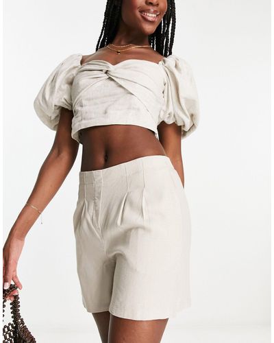Vero Moda Pleat Front Linen Blend Shorts - White